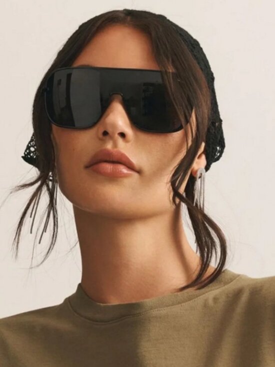 Quay Australia Take A Number Black Frame Polarized Smoke Lens Shield Sunglasses main image 13